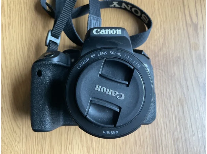 Canon EOS 800D 24.2 MP Digital SLR DSLR Camera W 18-55mm Lens And Charger