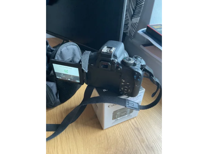 Canon EOS 800D 24.2 MP Digital SLR DSLR Camera W 18-55mm Lens And Charger