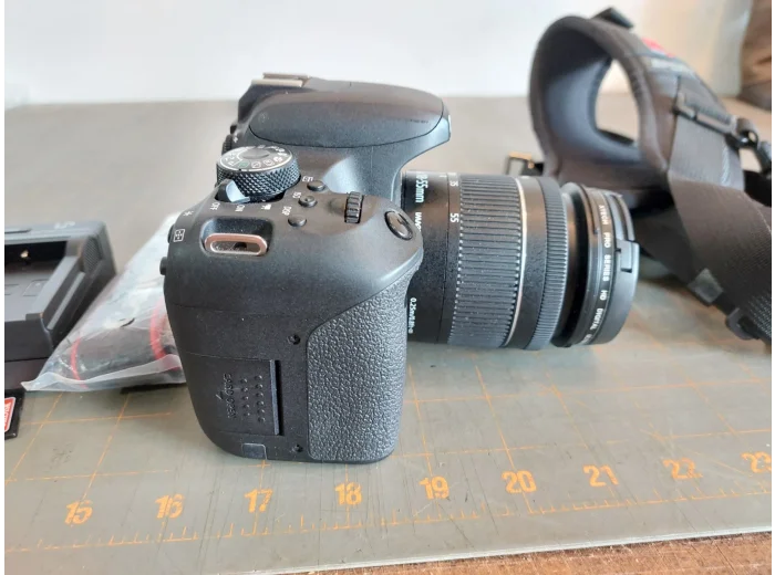 Canon EOS Rebel T7i 18-55mm STM Lens DSLR Camera