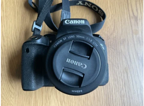 Canon EOS 800D 24.2 MP Digital SLR DSLR Camera W 18-55mm Lens And Charger